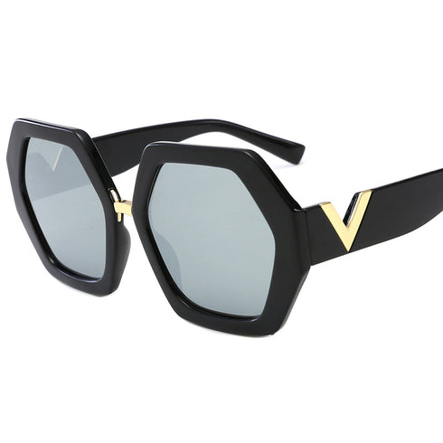 Vivienne Classic Sunglasses